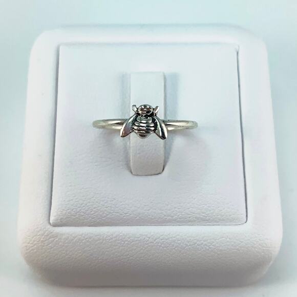 Mind, Body and Stone Jewelry - NWT small dainty sterling silver bee ring size 8
